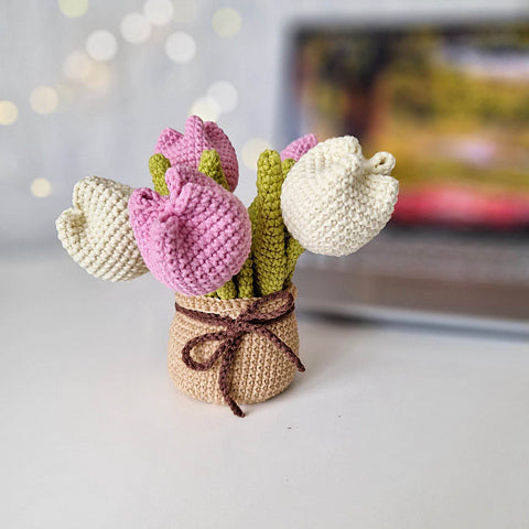 Tulips in the pot Crochet Pattern