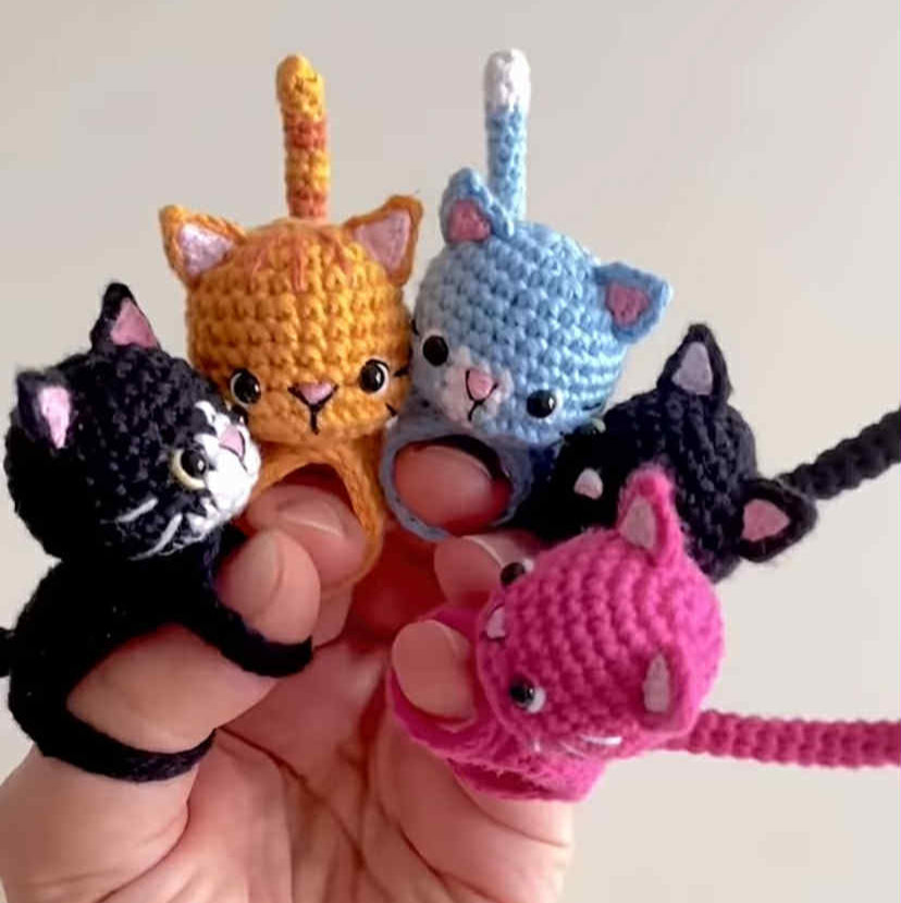 Cat Hand bandage Crochet Pattern (2 versions)