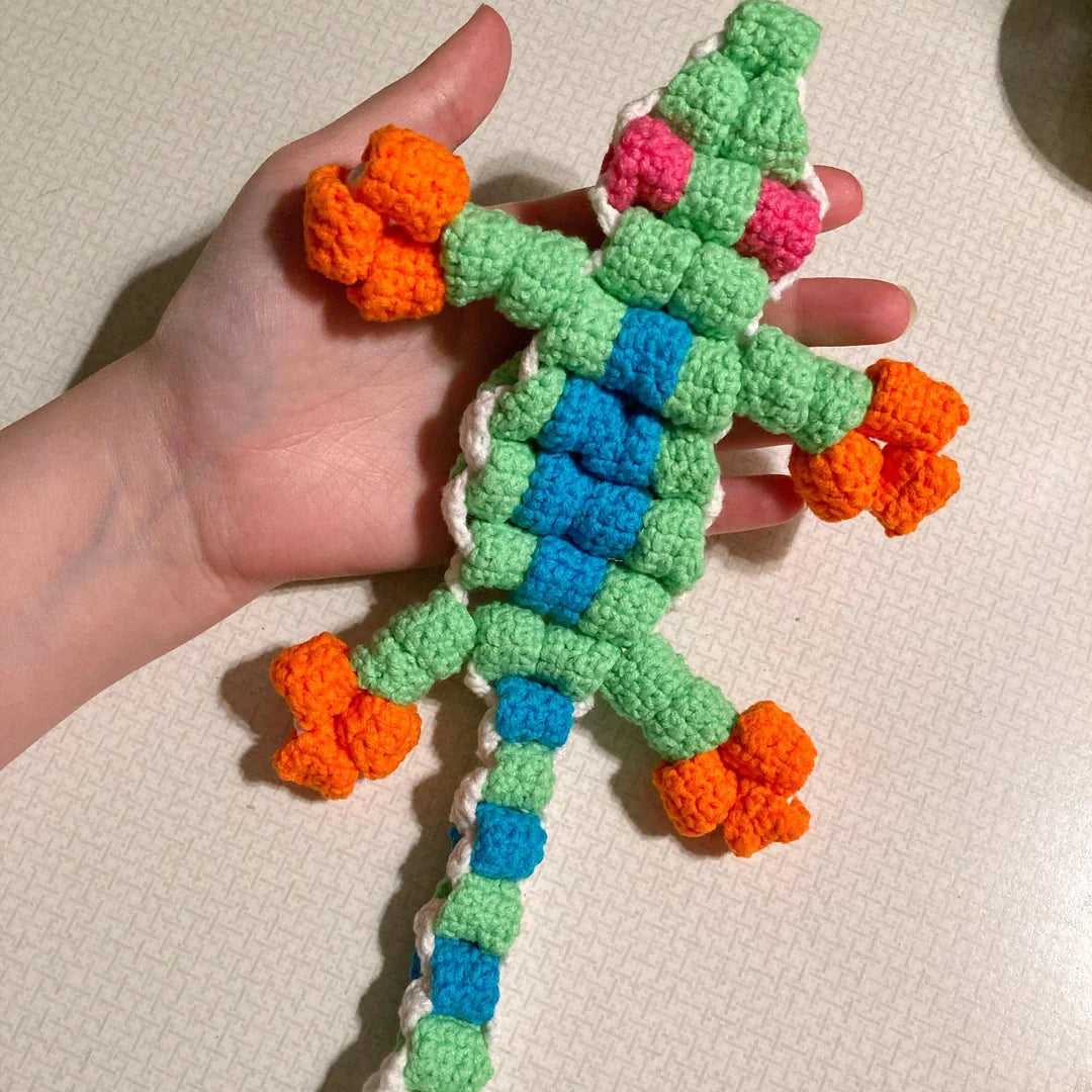Combo 4in1 Timeless Treasures Crochet Pack (90s Retro Gecko, Balloon Dog, Tic-Tac-Toe Game & Spiral Fidget)